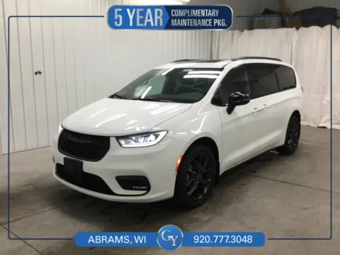 White 2023 Chrysler Pacifica Limited for sale in Abrams, WI