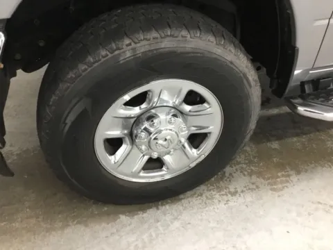 More photos of 2021 Ram 2500 Big Horn at Gregg Young Abrams Chrysler Dodge Jeep Ram, WI