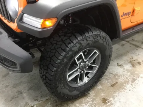 More photos of 2025 Jeep Gladiator Mojave at Gregg Young Abrams Chrysler Dodge Jeep Ram, WI