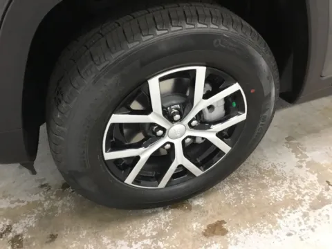 More photos of 2025 Jeep Grand Cherokee Limited at Gregg Young Abrams Chrysler Dodge Jeep Ram, WI