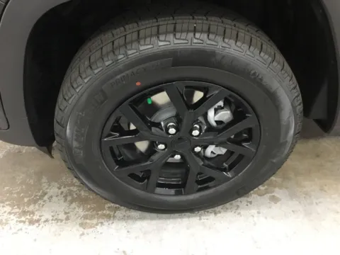 More photos of 2025 Jeep Grand Cherokee Altitude X at Gregg Young Abrams Chrysler Dodge Jeep Ram, WI