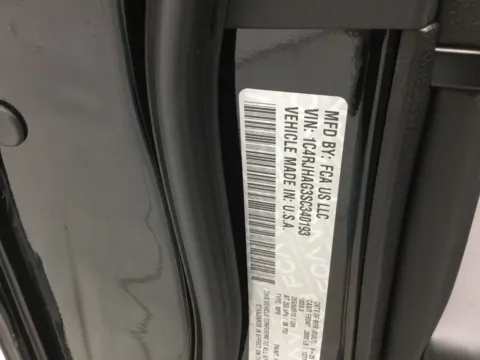 More photos of 2025 Jeep Grand Cherokee Altitude X at Gregg Young Abrams Chrysler Dodge Jeep Ram, WI