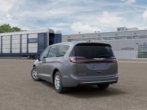 More photos of 2025 Chrysler Pacifica Select at Gregg Young Abrams Chrysler Dodge Jeep Ram, WI