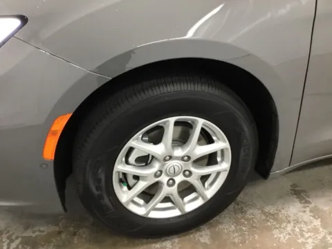 More photos of 2025 Chrysler Pacifica Select at Gregg Young Abrams Chrysler Dodge Jeep Ram, WI