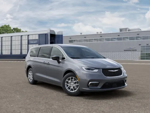 More photos of 2025 Chrysler Pacifica Select at Gregg Young Abrams Chrysler Dodge Jeep Ram, WI