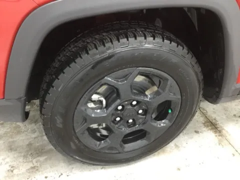 More photos of 2024 Jeep Compass Trailhawk at Gregg Young Abrams Chrysler Dodge Jeep Ram, WI