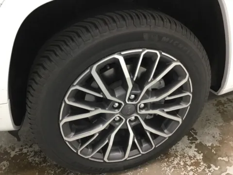 More photos of 2023 Jeep Grand Cherokee L Summit at Gregg Young Abrams Chrysler Dodge Jeep Ram, WI