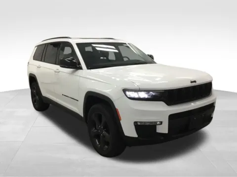 Another view of 2022 Jeep Grand Cherokee L Limited for sale in Abrams, WI at Gregg Young Abrams Chrysler Dodge Jeep Ram