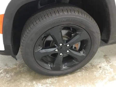 More photos of 2022 Jeep Grand Cherokee L Limited at Gregg Young Abrams Chrysler Dodge Jeep Ram, WI