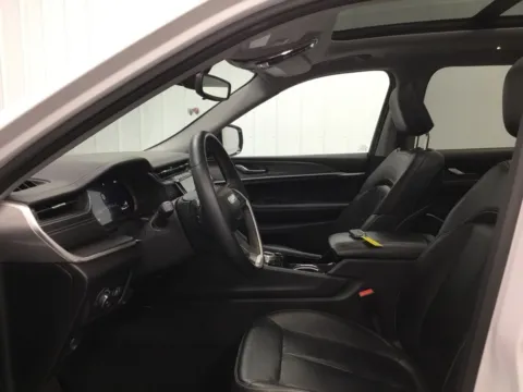 More photos of 2022 Jeep Grand Cherokee L Limited at Gregg Young Abrams Chrysler Dodge Jeep Ram, WI