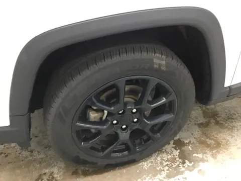 More photos of 2022 Jeep Compass Altitude at Gregg Young Abrams Chrysler Dodge Jeep Ram, WI