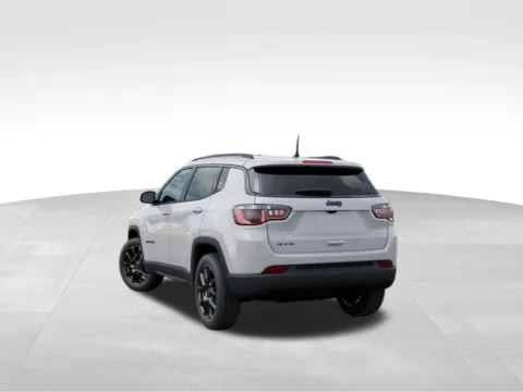 More photos of 2026 Jeep Compass Latitude at Gregg Young Abrams Chrysler Dodge Jeep Ram, WI