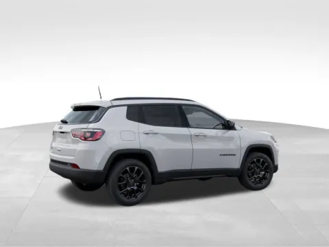 More photos of 2026 Jeep Compass Latitude at Gregg Young Abrams Chrysler Dodge Jeep Ram, WI