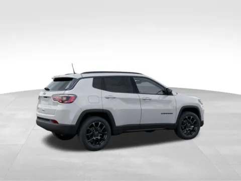 More photos of 2026 Jeep Compass Latitude at Gregg Young Abrams Chrysler Dodge Jeep Ram, WI