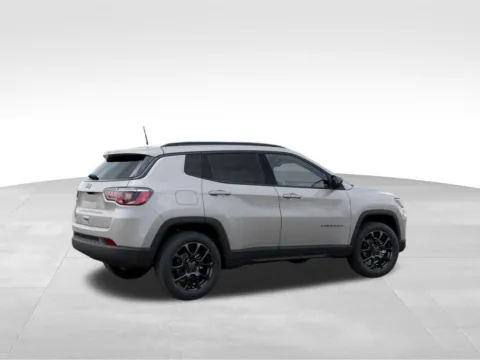 More photos of 2026 Jeep Compass Latitude at Gregg Young Abrams Chrysler Dodge Jeep Ram, WI