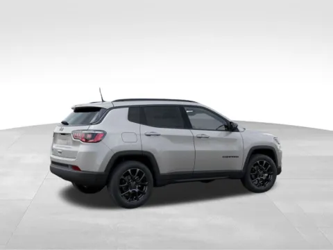 More photos of 2026 Jeep Compass Latitude at Gregg Young Abrams Chrysler Dodge Jeep Ram, WI