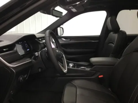 More photos of 2025 Jeep Grand Cherokee L Limited at Gregg Young Abrams Chrysler Dodge Jeep Ram, WI