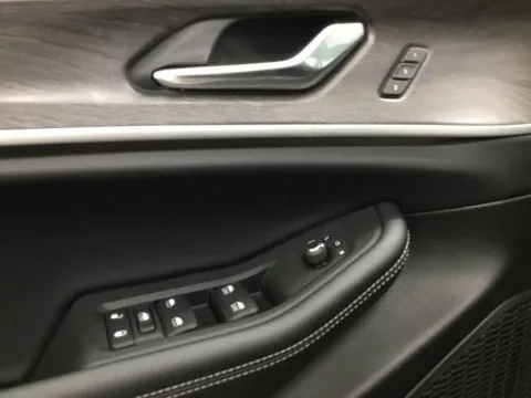 More photos of 2025 Jeep Grand Cherokee L Limited at Gregg Young Abrams Chrysler Dodge Jeep Ram, WI