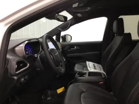 More photos of 2026 Chrysler Pacifica Select at Gregg Young Abrams Chrysler Dodge Jeep Ram, WI