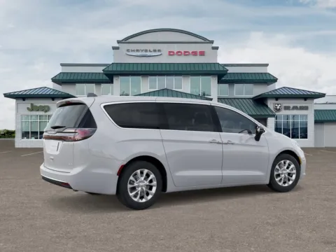 More photos of 2026 Chrysler Pacifica Select at Gregg Young Abrams Chrysler Dodge Jeep Ram, WI