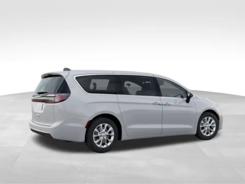 More photos of 2026 Chrysler Pacifica Select at Gregg Young Abrams Chrysler Dodge Jeep Ram, WI