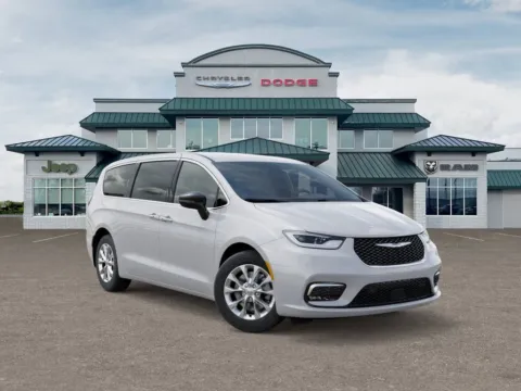 More photos of 2026 Chrysler Pacifica Select at Gregg Young Abrams Chrysler Dodge Jeep Ram, WI