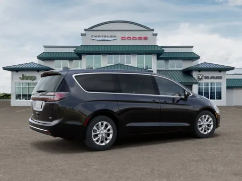 More photos of 2026 Chrysler Pacifica Select at Gregg Young Abrams Chrysler Dodge Jeep Ram, WI