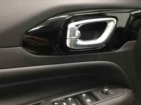 More photos of 2025 Jeep Compass Limited at Gregg Young Abrams Chrysler Dodge Jeep Ram, WI