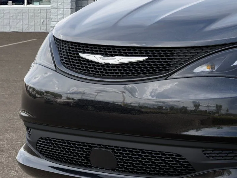 2026 Chrysler Voyager LX - Photo 11