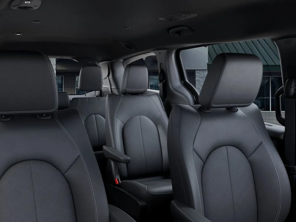 2026 Chrysler Voyager LX - Photo 26