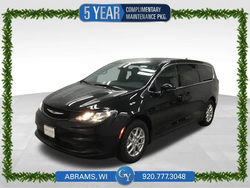 2026 Chrysler Voyager LX's photo