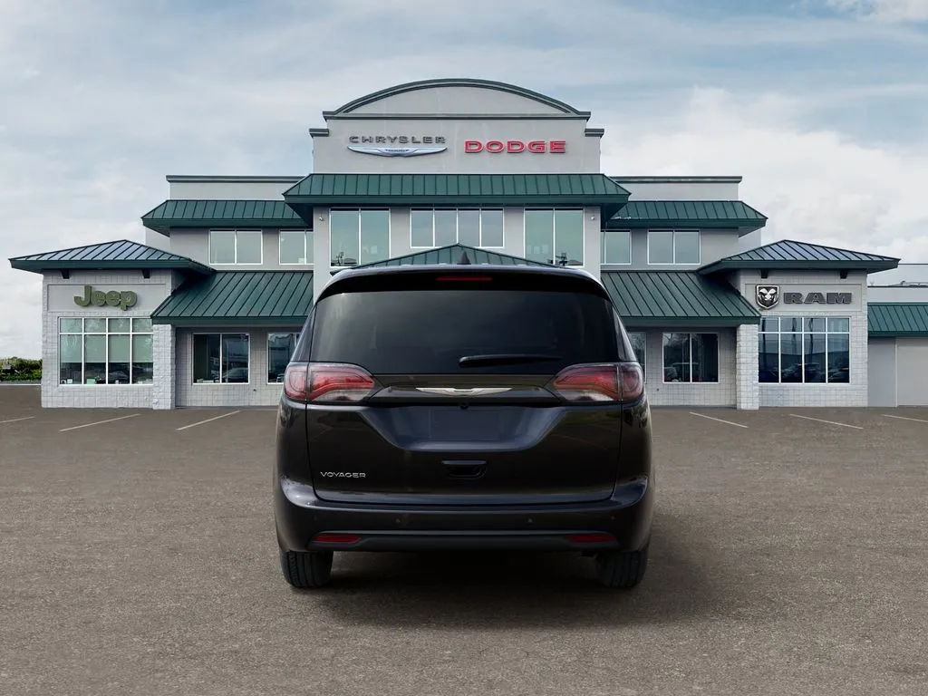 2026 Chrysler Voyager LX - Photo 7