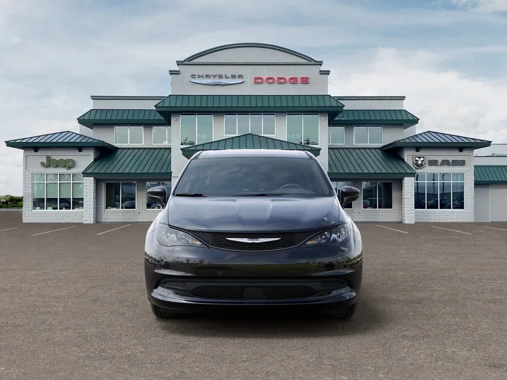 2026 Chrysler Voyager LX - Photo 6