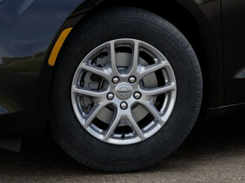 2026 Chrysler Voyager LX - Photo 8