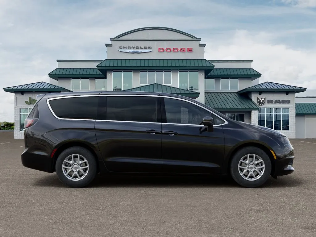 2026 Chrysler Voyager LX - Photo 21