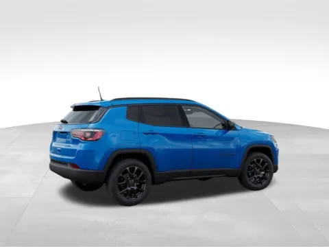 More photos of 2026 Jeep Compass Latitude at Gregg Young Abrams Chrysler Dodge Jeep Ram, WI