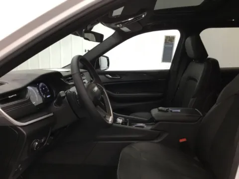 More photos of 2025 Jeep Grand Cherokee L Altitude X at Gregg Young Abrams Chrysler Dodge Jeep Ram, WI