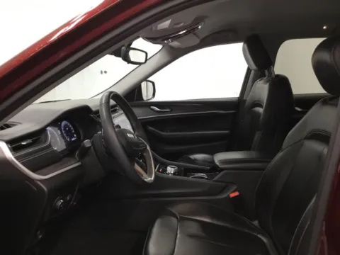 More photos of 2023 Jeep Grand Cherokee Limited at Gregg Young Abrams Chrysler Dodge Jeep Ram, WI