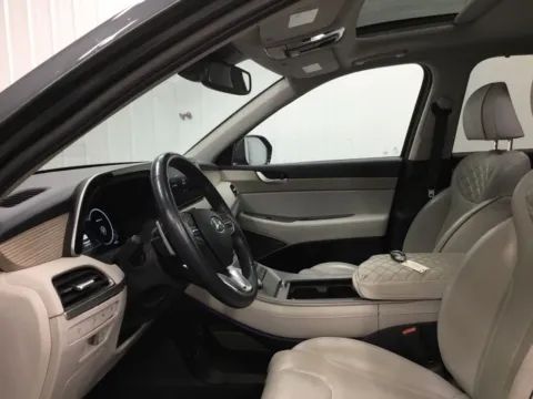 More photos of 2022 Hyundai Palisade Limited at Gregg Young Abrams Chrysler Dodge Jeep Ram, WI