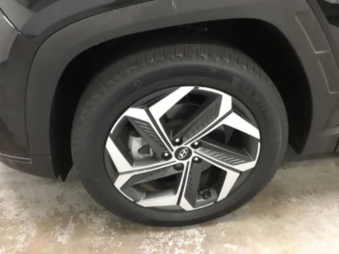 More photos of 2022 Hyundai Tucson Limited at Gregg Young Abrams Chrysler Dodge Jeep Ram, WI