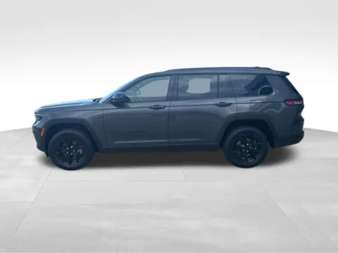 More photos of 2024 Jeep Grand Cherokee L Altitude at Gregg Young Cadillac of Newton, IA