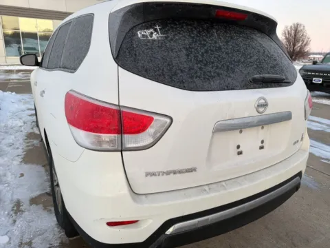 More photos of 2013 Nissan Pathfinder S at Gregg Young Cadillac of Newton, IA