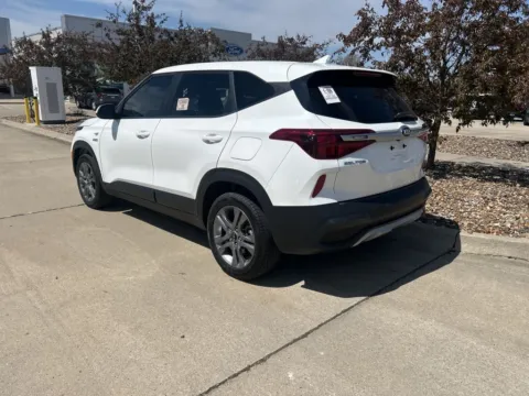 More photos of 2023 Kia Seltos LX at Gregg Young Cadillac of Newton, IA