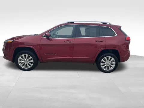 Another view of 2017 Jeep Cherokee Overland for sale in Newton, IA at Gregg Young Cadillac of Newton