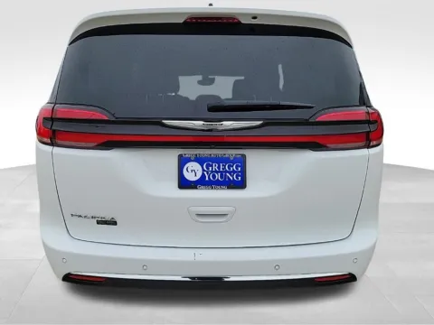More photos of 2023 Chrysler Pacifica Touring L at Gregg Young Cadillac of Newton, IA