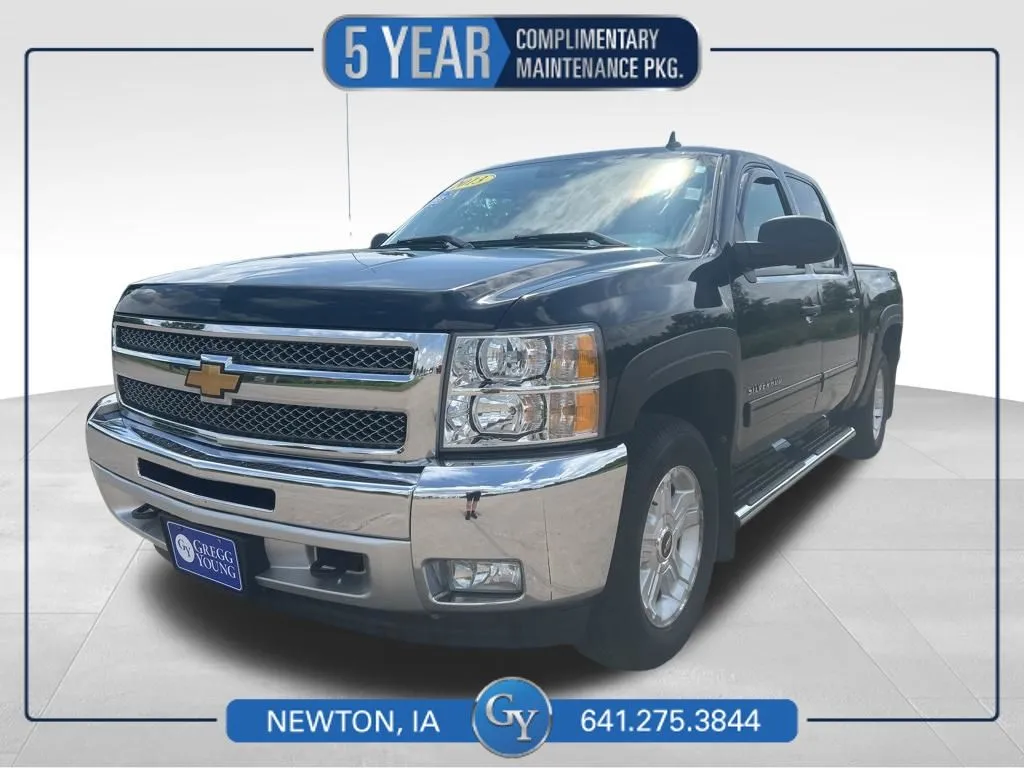 Black 2013 Chevrolet Silverado 1500 LT for sale in Newton, IA