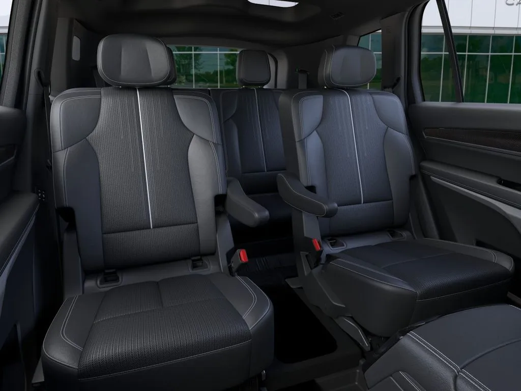 2027 Cadillac VISTIQ Sport - Photo 17