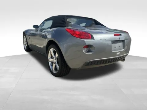 More photos of 2006 Pontiac Solstice at Gregg Young Cadillac of Newton, IA