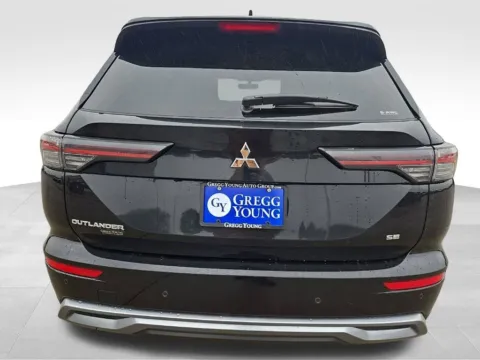 More photos of 2025 Mitsubishi Outlander SE at Gregg Young Cadillac of Newton, IA