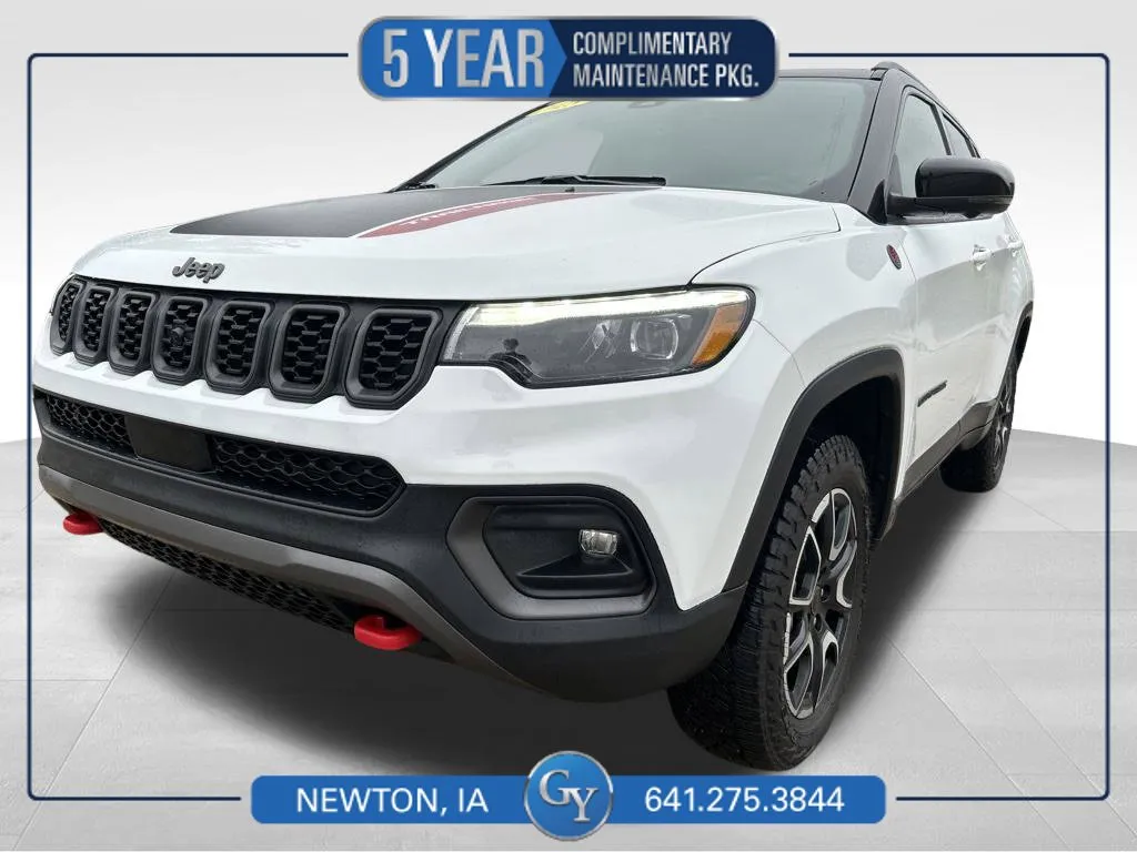 White 2025 Jeep Compass Trailhawk for sale in Newton, IA